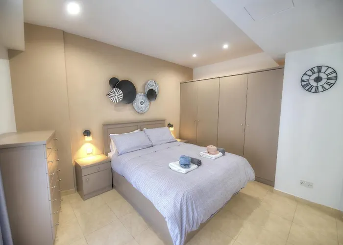 Lägenhet Elegant One Bedroom With Terrace In Uptown Portomaso Ddif1-4