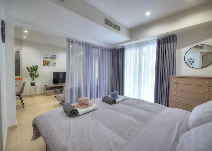 Elegant One Bedroom With Terrace In Uptown Portomaso Ddif1-4 *